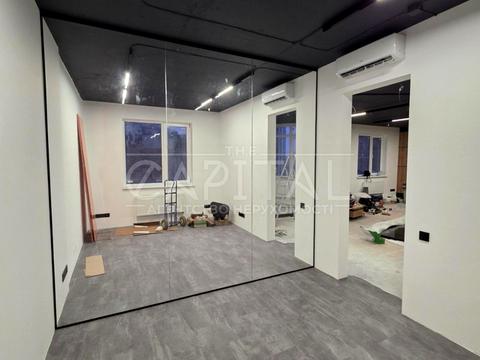 комерційна за адресою Андрія Верхогляда вул. (Михайла Драгомирова), 14-А