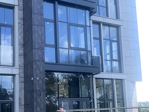 коммерческая по адресу Андрея Верхогляда ул. (Михайла Драгомирова), 1-20