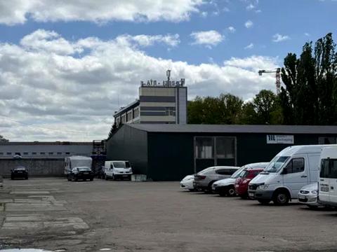 комерційна за адресою Малинська вул., 1