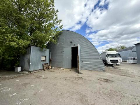 комерційна за адресою Малинська вул., 1