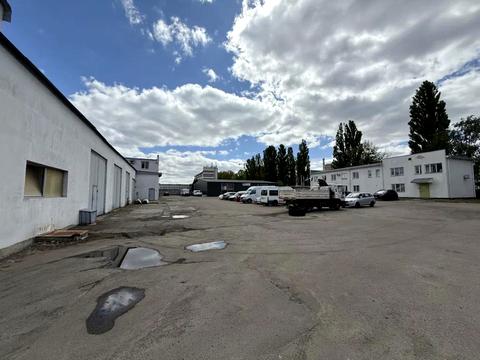 комерційна за адресою Малинська вул., 1