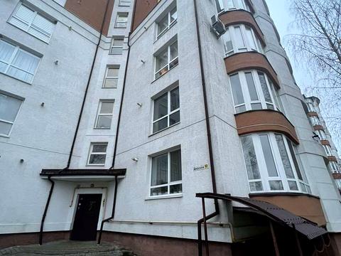 комерційна за адресою Двірська вул., 10