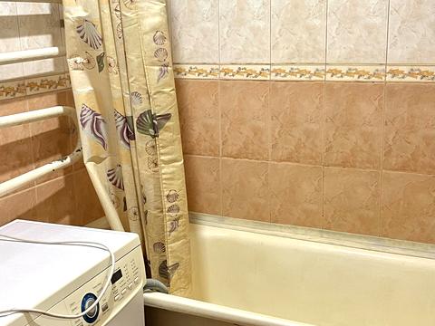 квартира за адресою Грушевського вул. (Цюрупи), 5