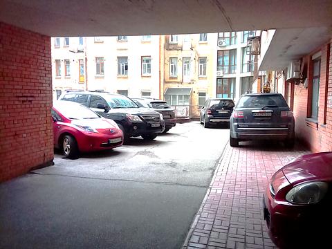 комерційна за адресою Київ, Павлівська вул., 17