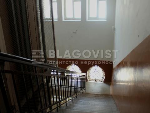 комерційна за адресою Ольгинська вул., 2/1