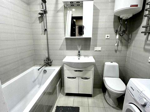 квартира за адресою Салютна вул., 2к6