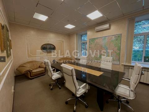 комерційна за адресою Панаса Мирного вул., 2/1