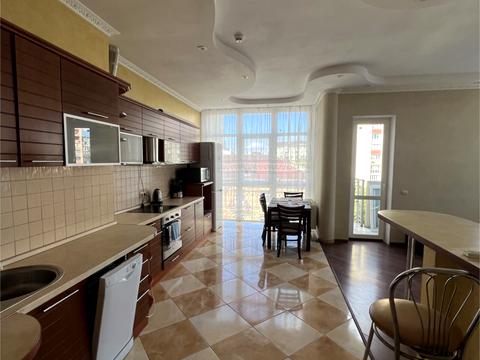 квартира за адресою Київ, Білоруська вул., 3