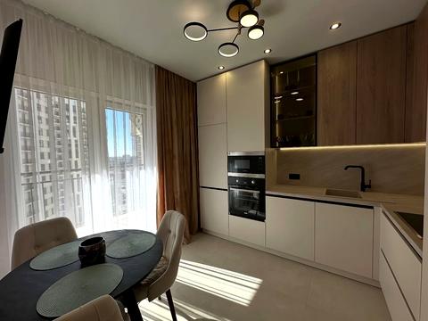 квартира за адресою Краснова вул., 1-В