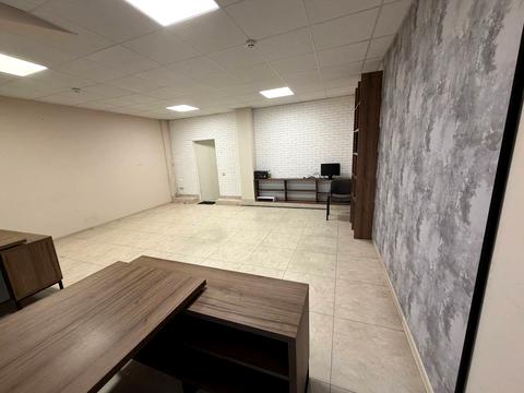 комерційна за адресою Київ, Новокостянтинівська вул., 1в