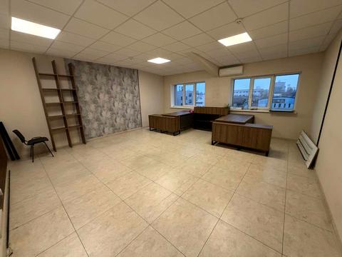 комерційна за адресою Новокостянтинівська вул., 1в