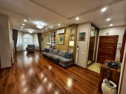 квартира за адресою Полтавська вул., 10