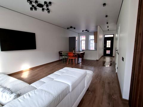 будинок за адресою Вишнева вул.