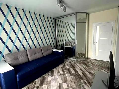 квартира за адресою Юнацька вул., 10