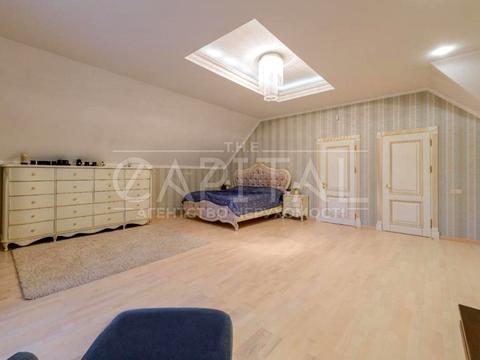 будинок за адресою смт. Козин, французьке містечко, 1