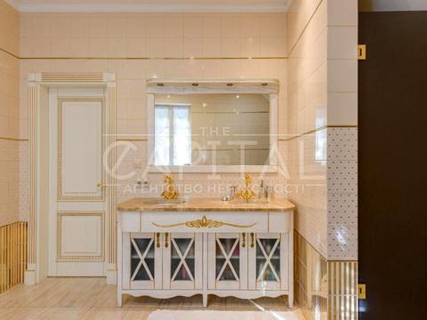 будинок за адресою смт. Козин, французьке містечко, 1