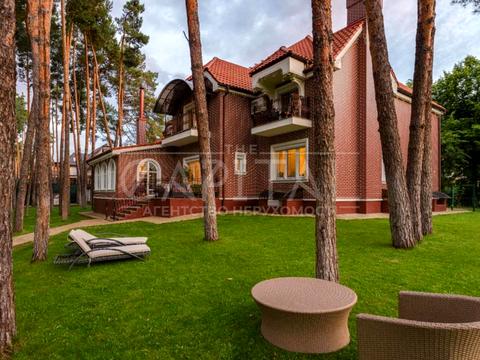 будинок за адресою смт. Козин, французьке містечко, 1