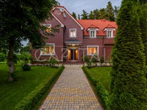 будинок за адресою смт. Козин, французьке містечко, 1