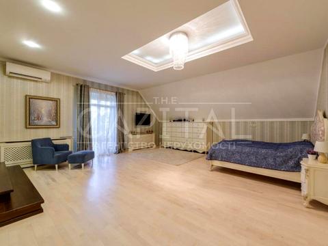 будинок за адресою смт. Козин, французьке містечко, 1