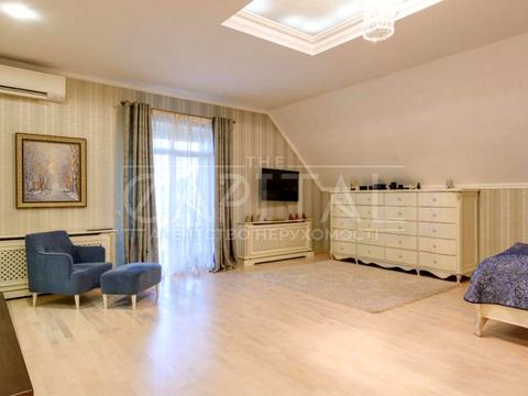 будинок за адресою смт. Козин, французьке містечко, 1