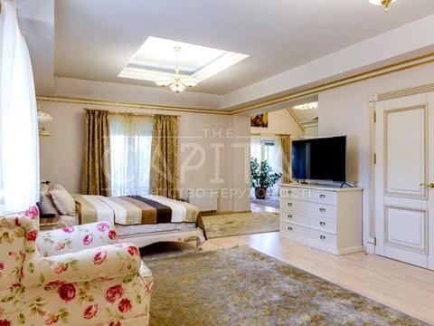 будинок за адресою смт. Козин, французьке містечко, 1