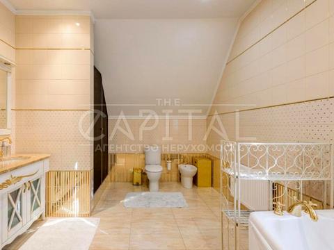 будинок за адресою смт. Козин, французьке містечко, 1