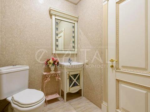 будинок за адресою смт. Козин, французьке містечко, 1