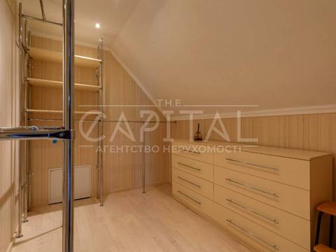 будинок за адресою смт. Козин, французьке містечко, 1