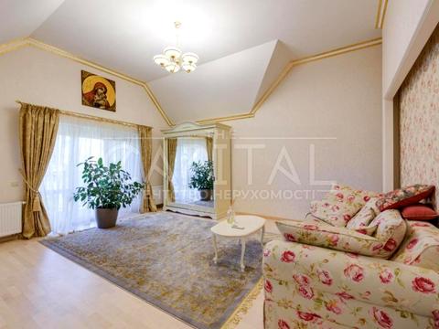 будинок за адресою смт. Козин, французьке містечко, 1