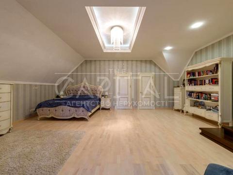 будинок за адресою смт. Козин, французьке містечко, 1