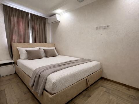 квартира по адресу Дмитрия Яворницкого просп. (Карла Маркса), 8