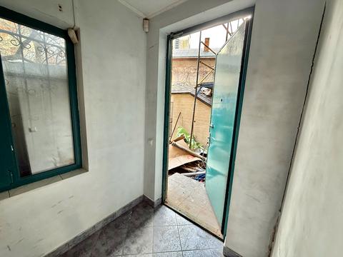 комерційна за адресою Володимира Винниченка вул. (), 8