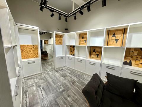 комерційна за адресою Володимира Винниченка вул. (), 8