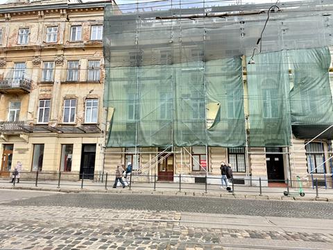 комерційна за адресою Володимира Винниченка вул. (), 8