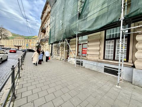 комерційна за адресою Володимира Винниченка вул. (), 8