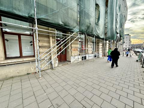 комерційна за адресою Володимира Винниченка вул. (), 8