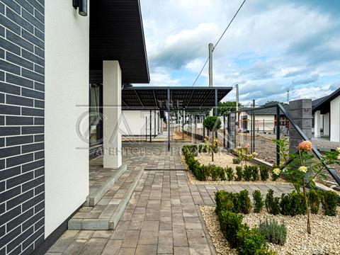 будинок за адресою Привітна, 1