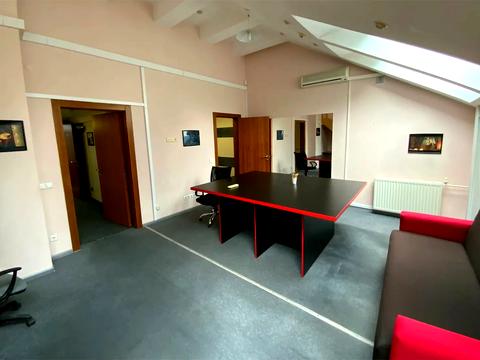 комерційна за адресою Юрія Іллєнка вул. (Мельникова), 12-А