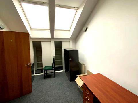 комерційна за адресою Юрія Іллєнка вул. (Мельникова), 12-А