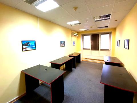 комерційна за адресою Юрія Іллєнка вул. (Мельникова), 12-А