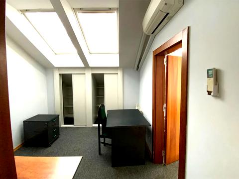 комерційна за адресою Юрія Іллєнка вул. (Мельникова), 12-А