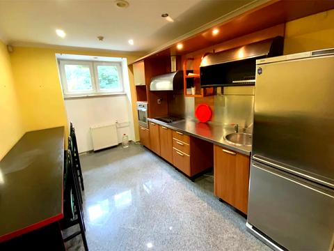 комерційна за адресою Юрія Іллєнка вул. (Мельникова), 12-А