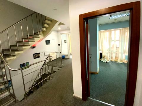 комерційна за адресою Юрія Іллєнка вул. (Мельникова), 12-А