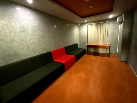 комерційна за адресою Юрія Іллєнка вул. (Мельникова), 12-А