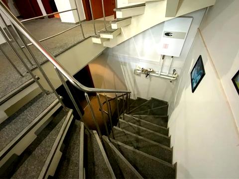 комерційна за адресою Юрія Іллєнка вул. (Мельникова), 12-А