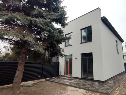 будинок за адресою Андрія Малишка вул. (Льва Толстого), 1