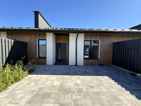 дом по адресу Захисників України