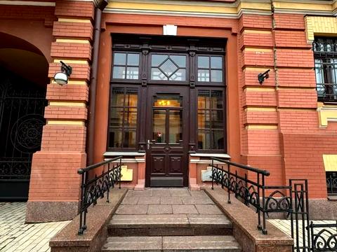 комерційна за адресою Кирилівська вул. (Фрунзе), 1