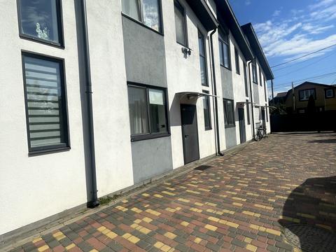 будинок за адресою Азовська