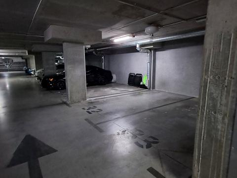 паркомісце за адресою Ісмаїла Гаспринського вул. (Сормовська), 3